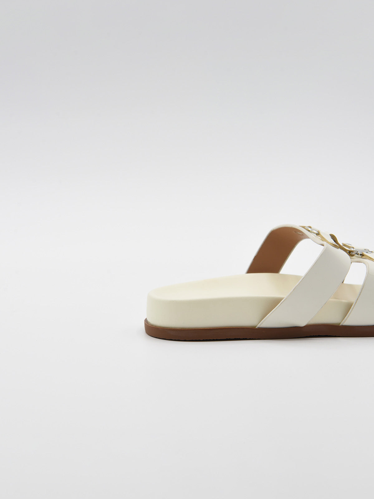 Sandalia plana beige