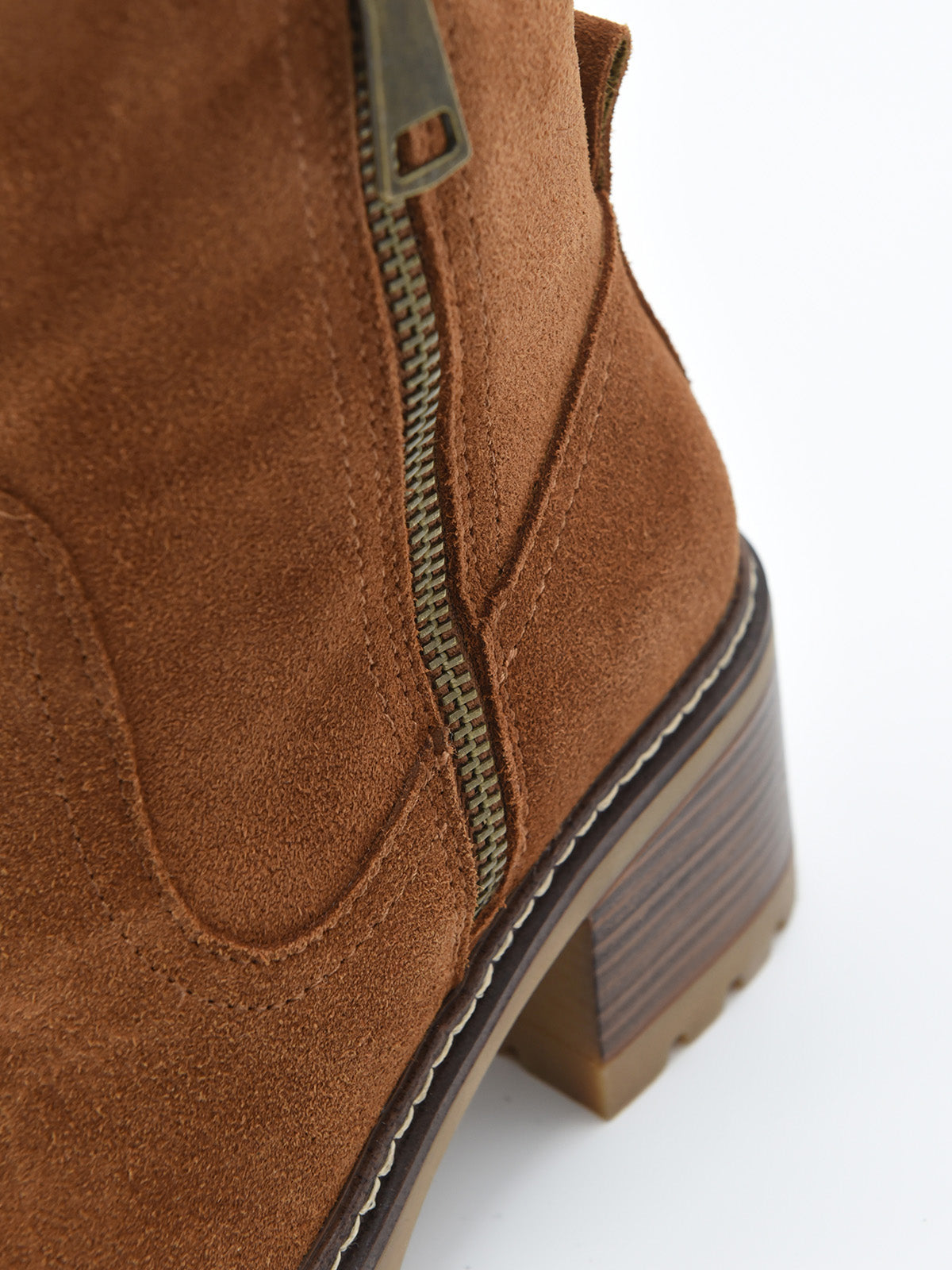 Bota cuero de piel con tacón medio y cremallera lateral
