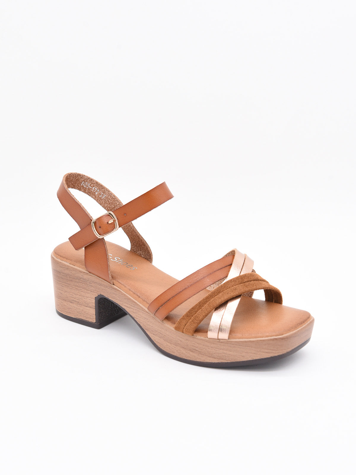 Sandalia de tacón ancho en tonos marrones con tiras cruzadas y cierre de hebilla, diseño cómodo y versátil para mujer.