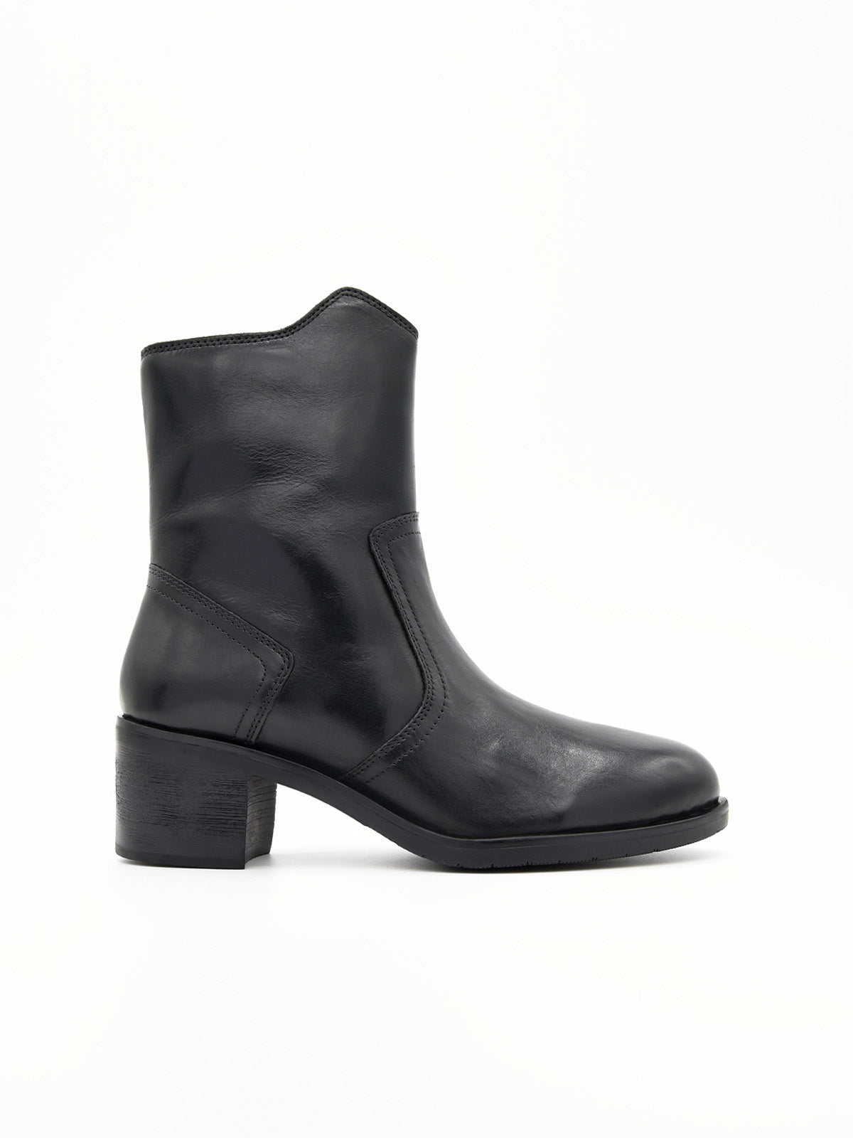 Botín negro de tacón