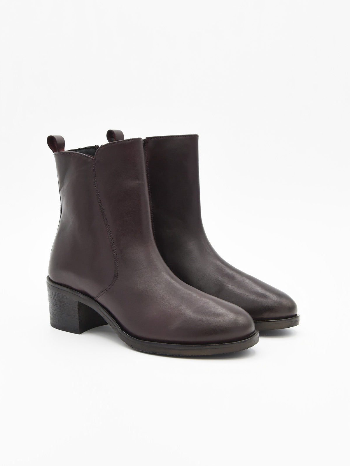 Botín burdeos de tacón medio