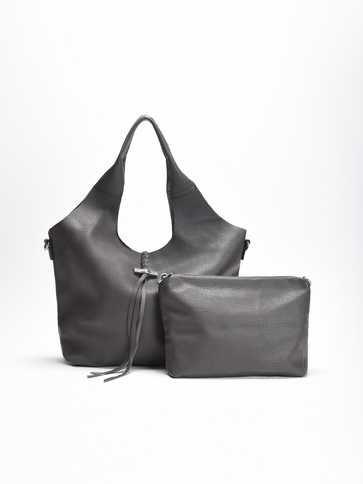 Bolso shopper de color gris con acabado en piel sintética, de gran tamaño y con bolsillo interior extraíble a juego.