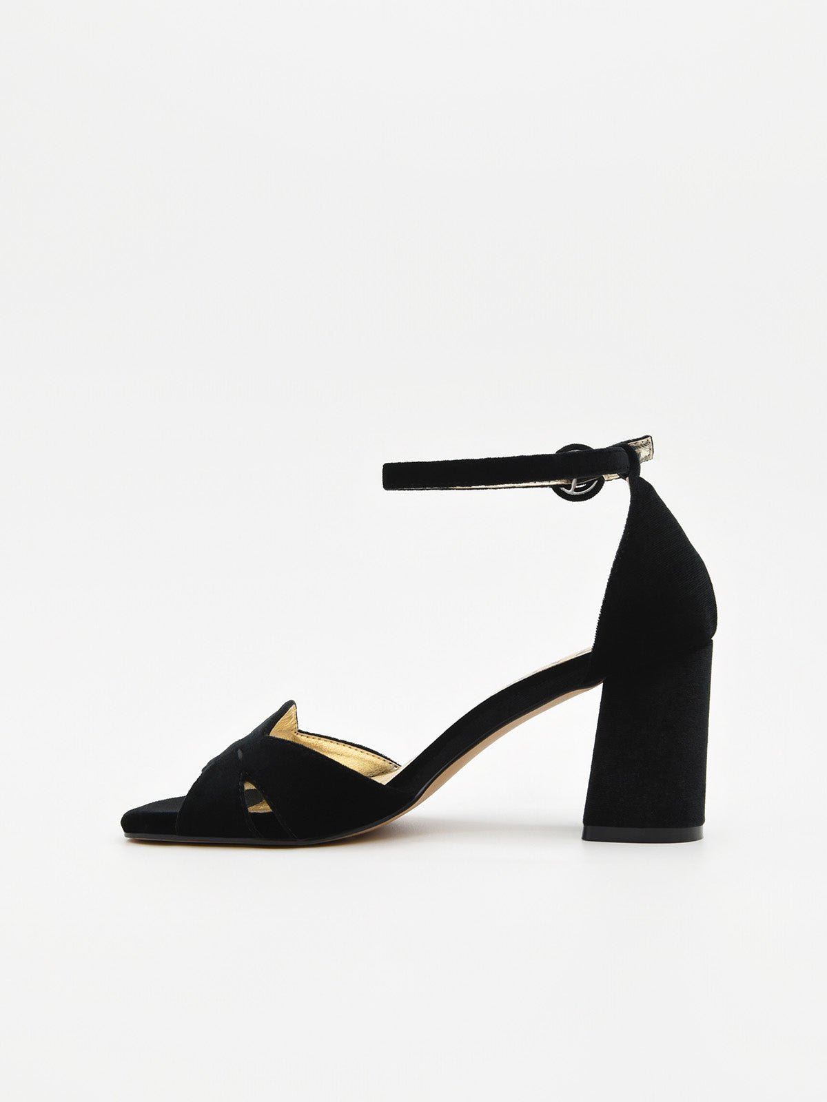 Zapato de Terciopelo Negro con Tacón Alto
