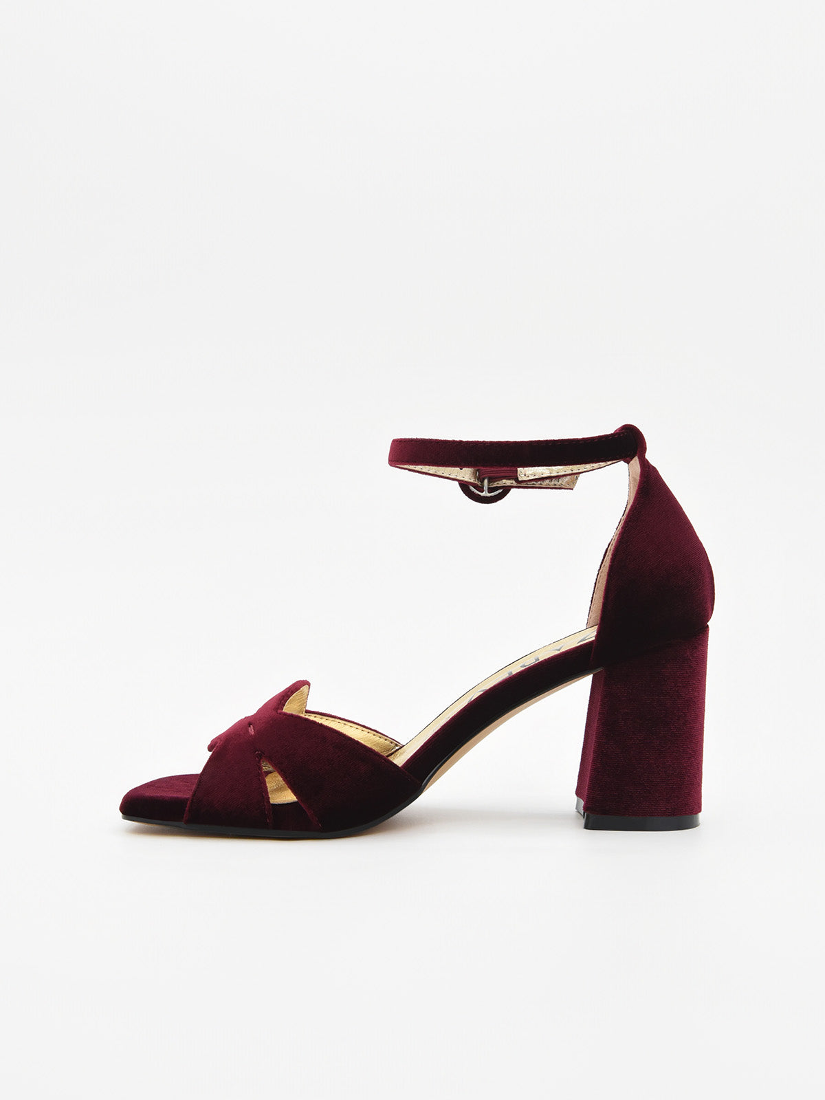 Zapato de Terciopelo Burdeos con Tacón Alto