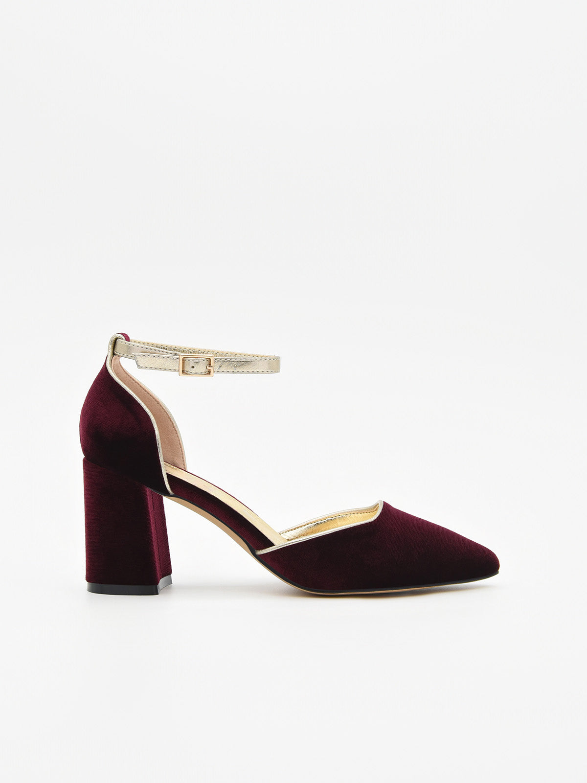 Zapato de Terciopelo Burdeos con Ribete Dorado