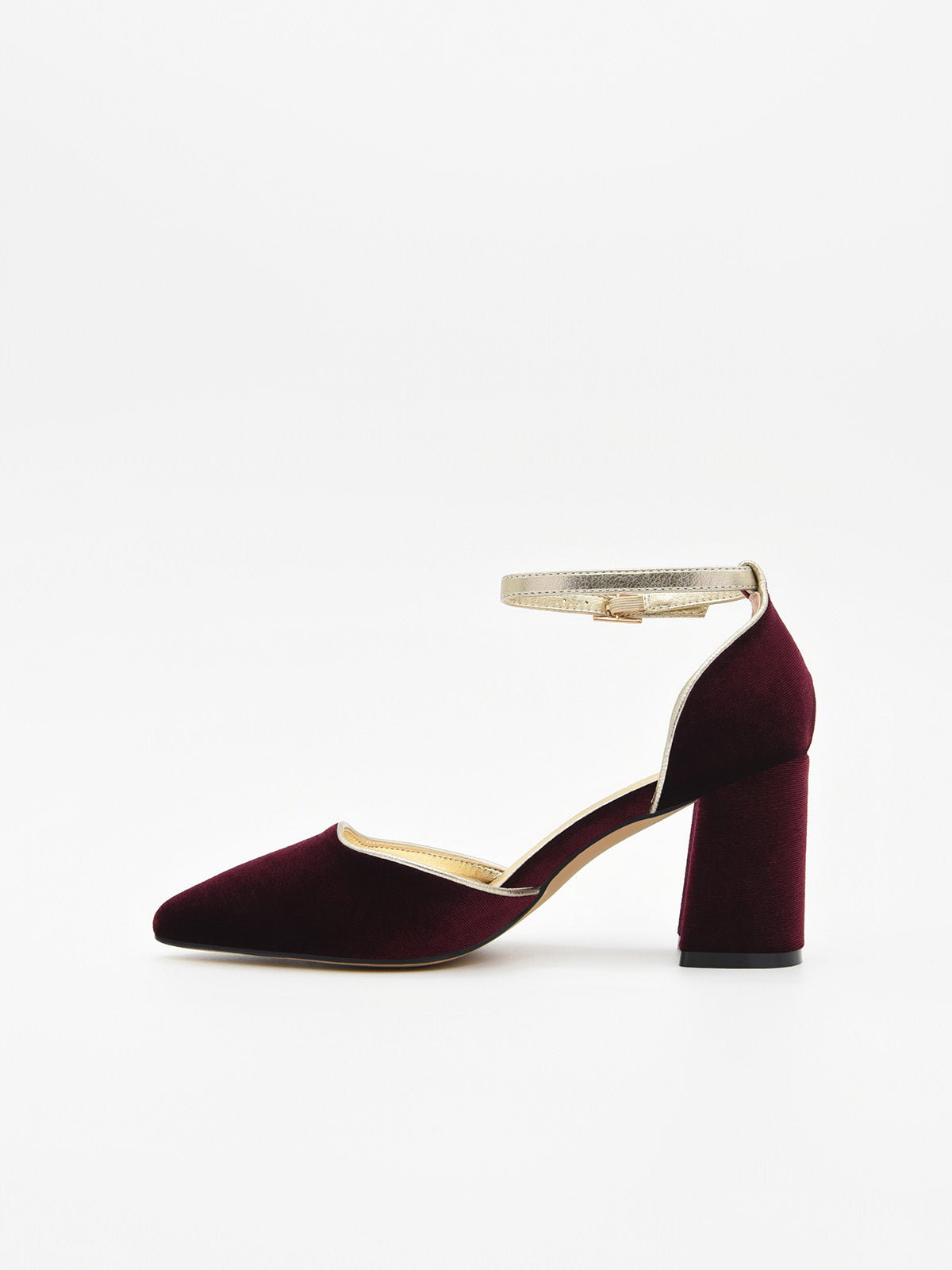 Zapato de Terciopelo Burdeos con Ribete Dorado