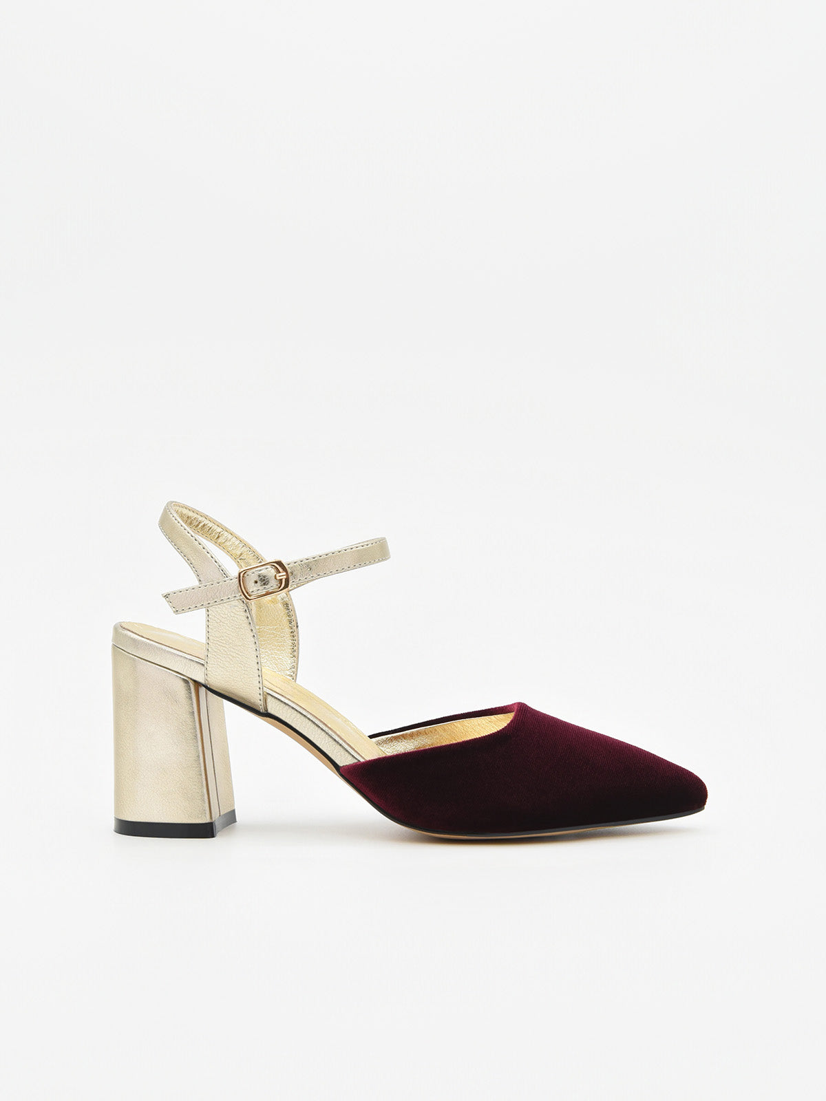 Zapato de Terciopelo Burdeos con Tacón Dorado y correa