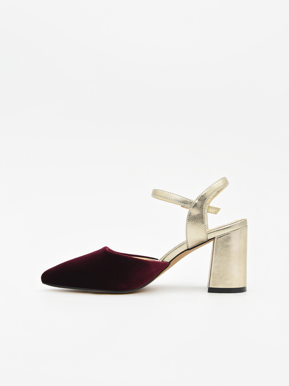 Zapato de Terciopelo Burdeos con Tacón Dorado y correa