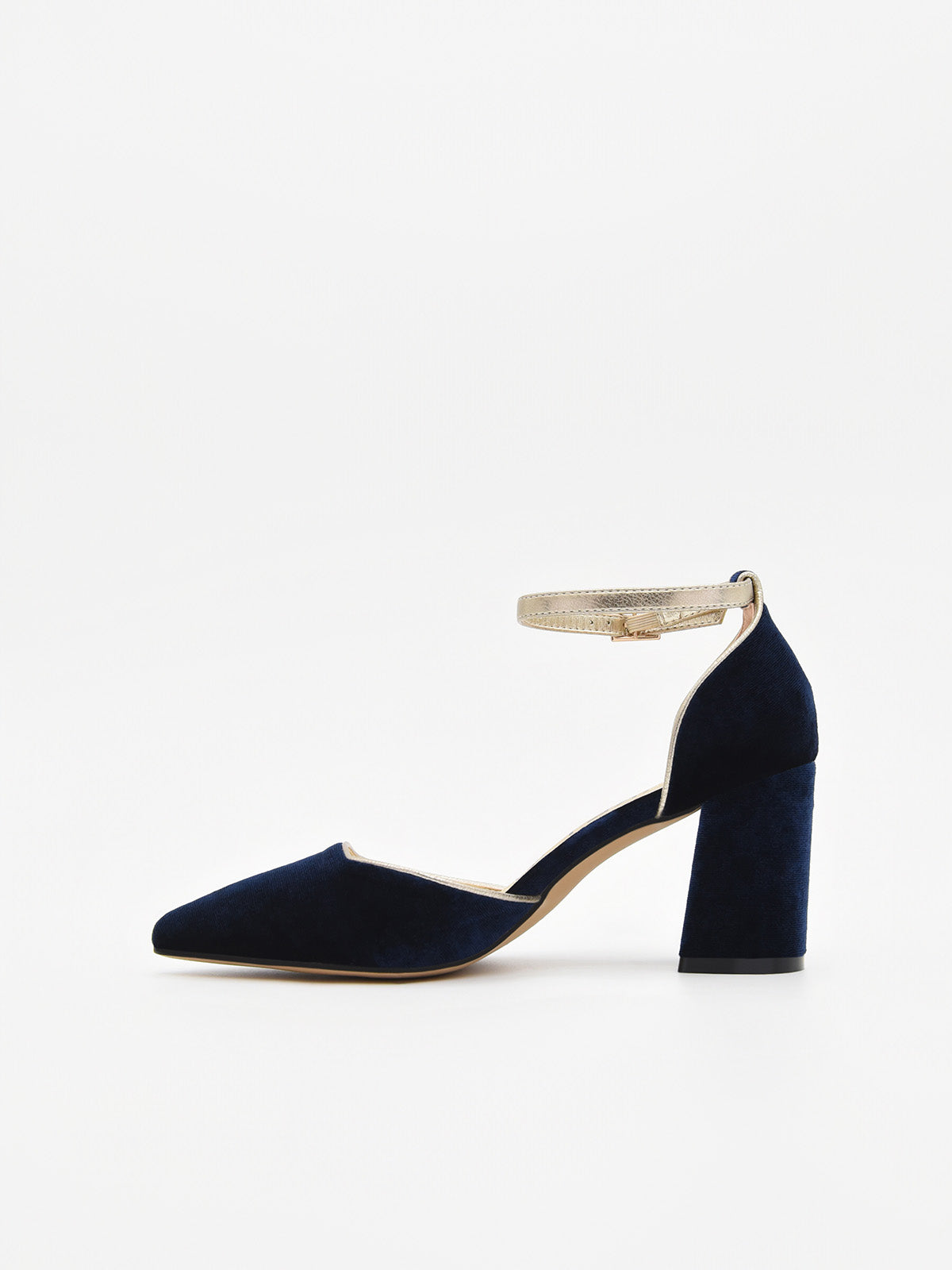 Zapato de Terciopelo Negro con Tacón Dorado y correa