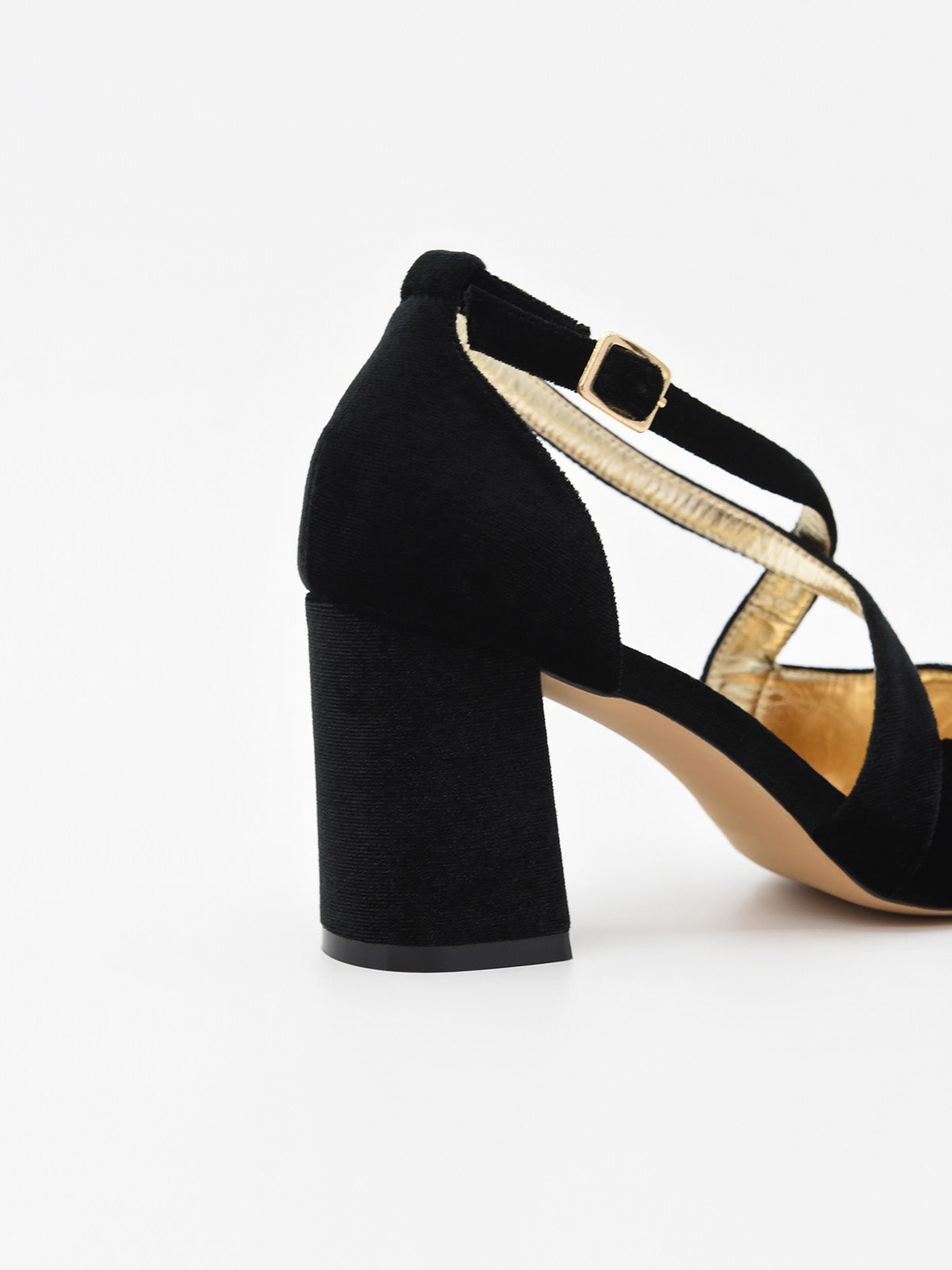 Zapatos de Terciopelo Negro con Tiras Cruzadas