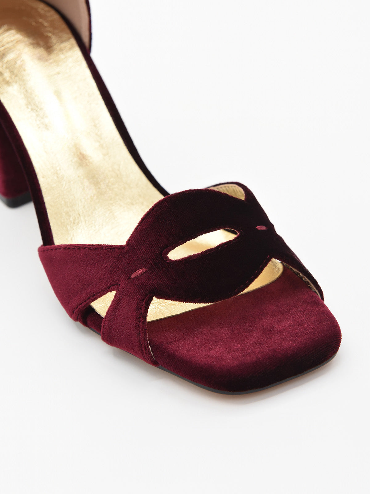 Zapato de Terciopelo Burdeos con Tacón Alto