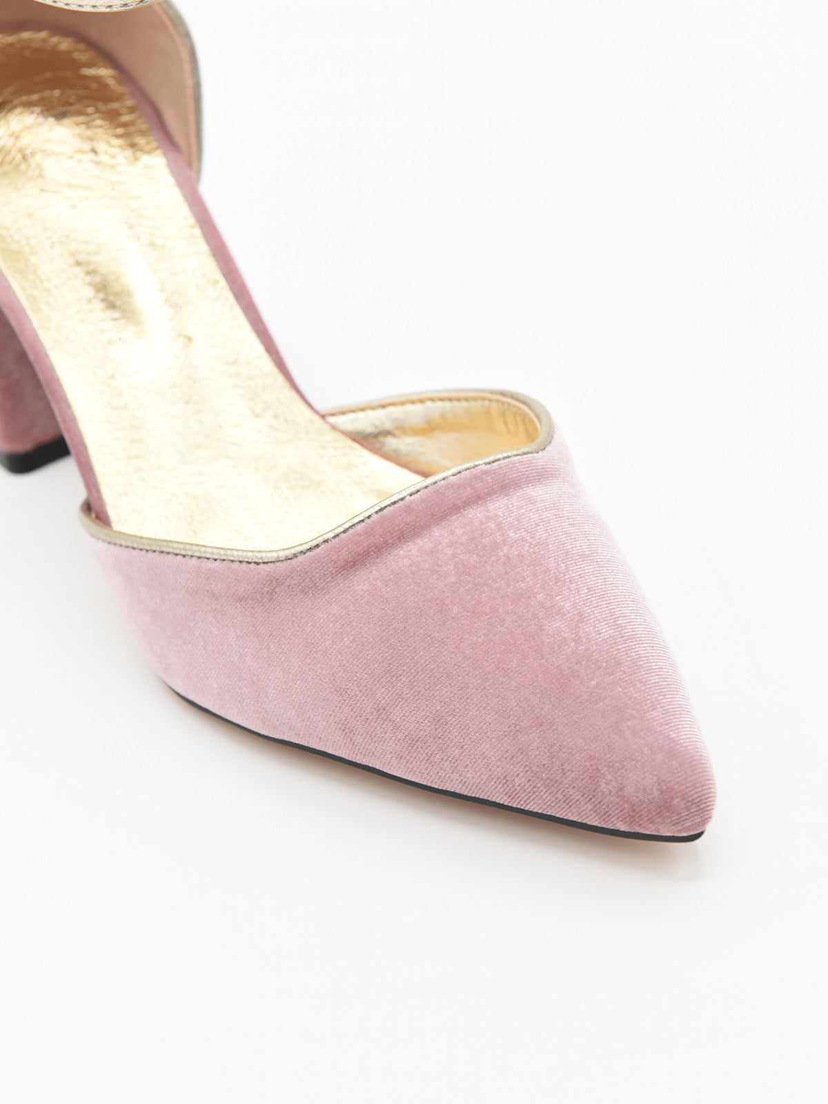 Zapato de Terciopelo Rosa con Ribete Dorado