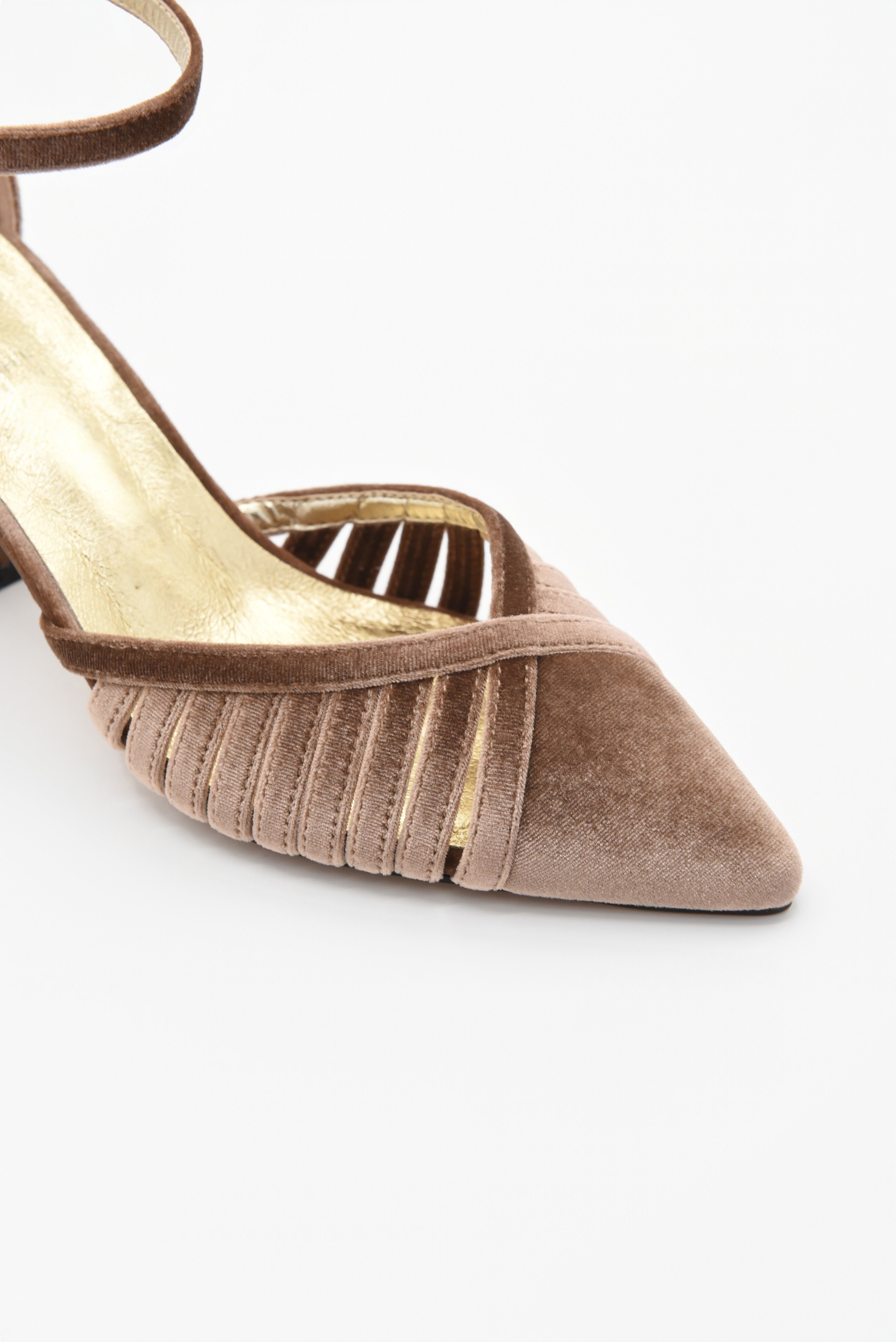 Zapatos de Salón de Terciopelo Taupe con Correa al Tobillo