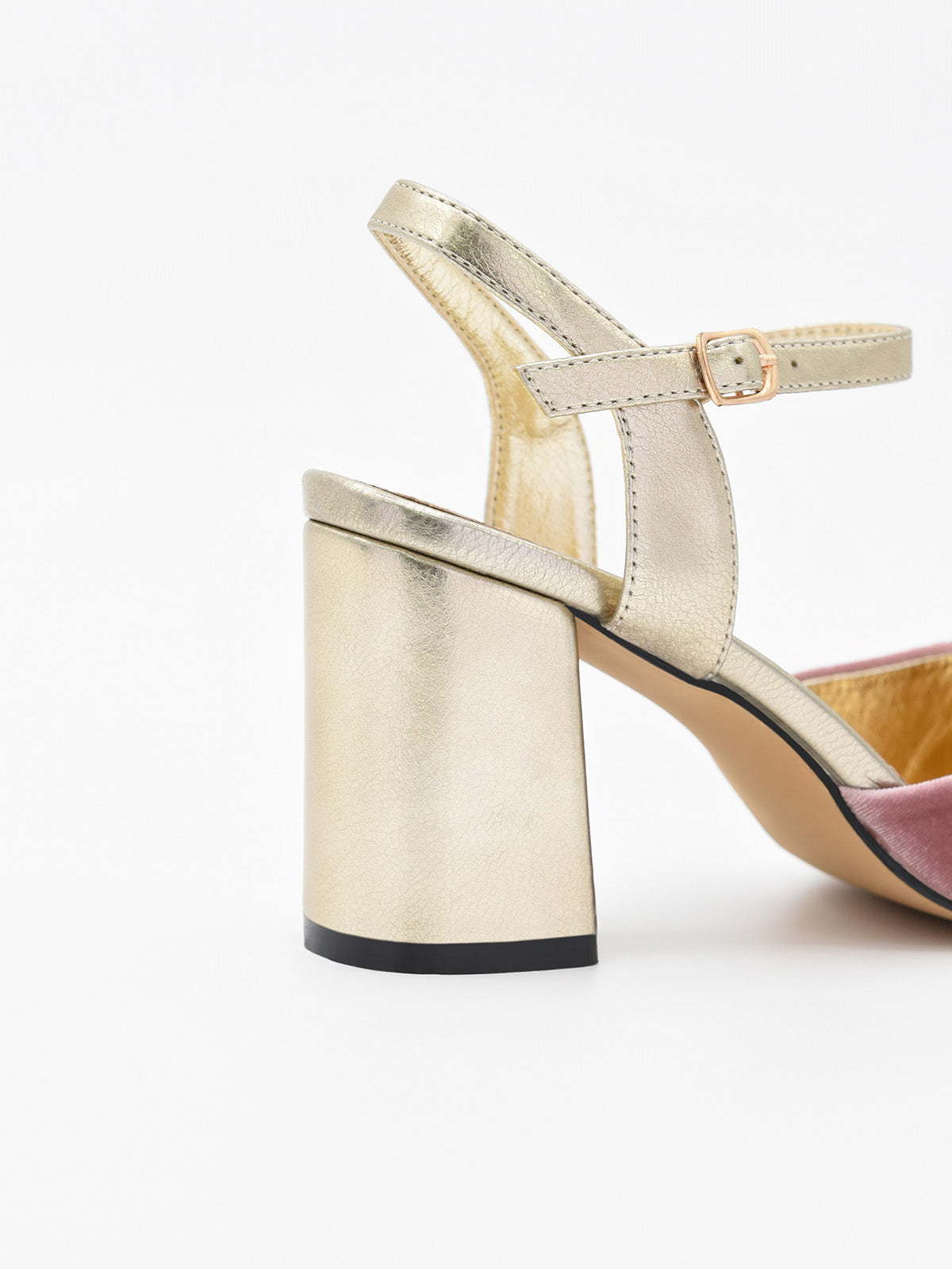Zapato de Terciopelo Rosa con Tacón Dorado y correa