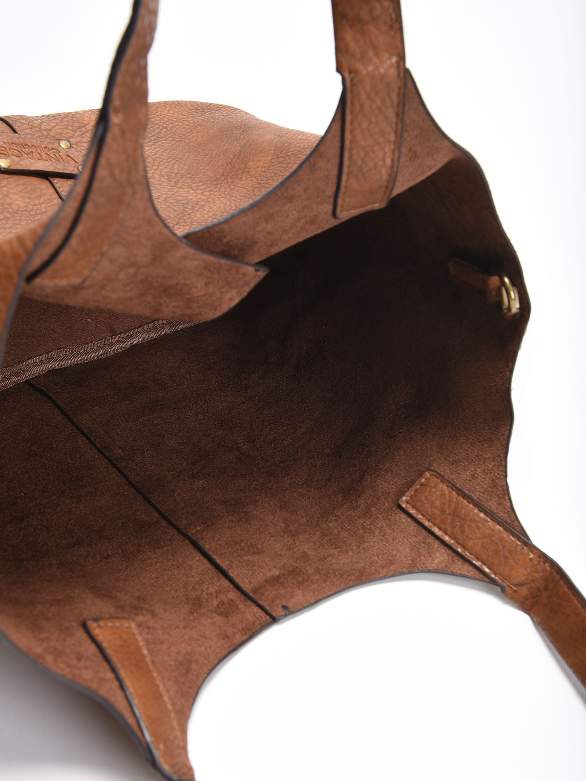 Bolso shopper marrón con tachuelas