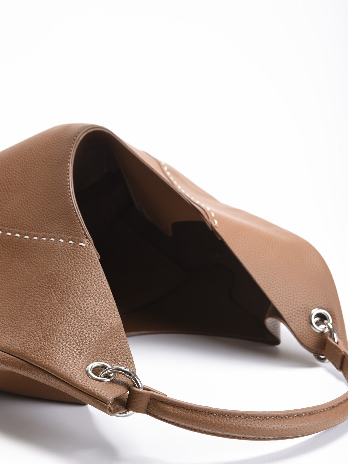 Bolso hobo marrón mujer con neceser interior