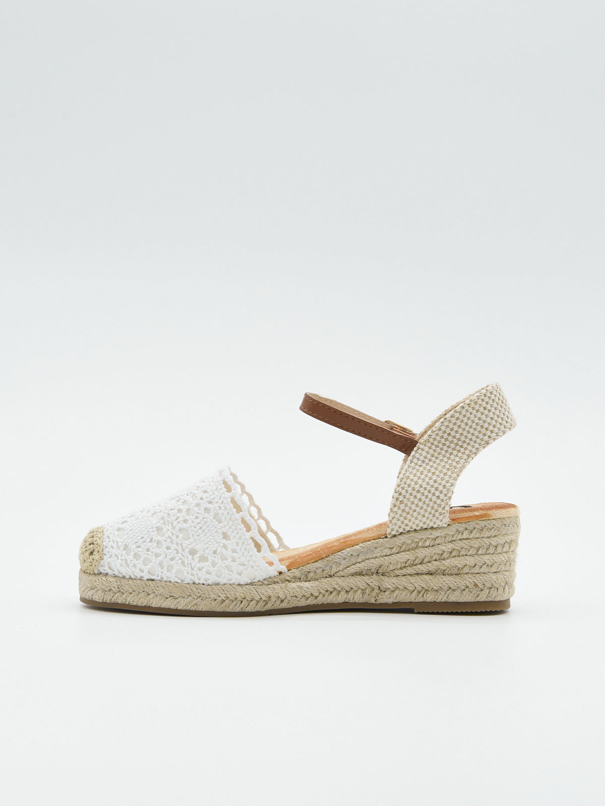 Alpargata blanca crochet